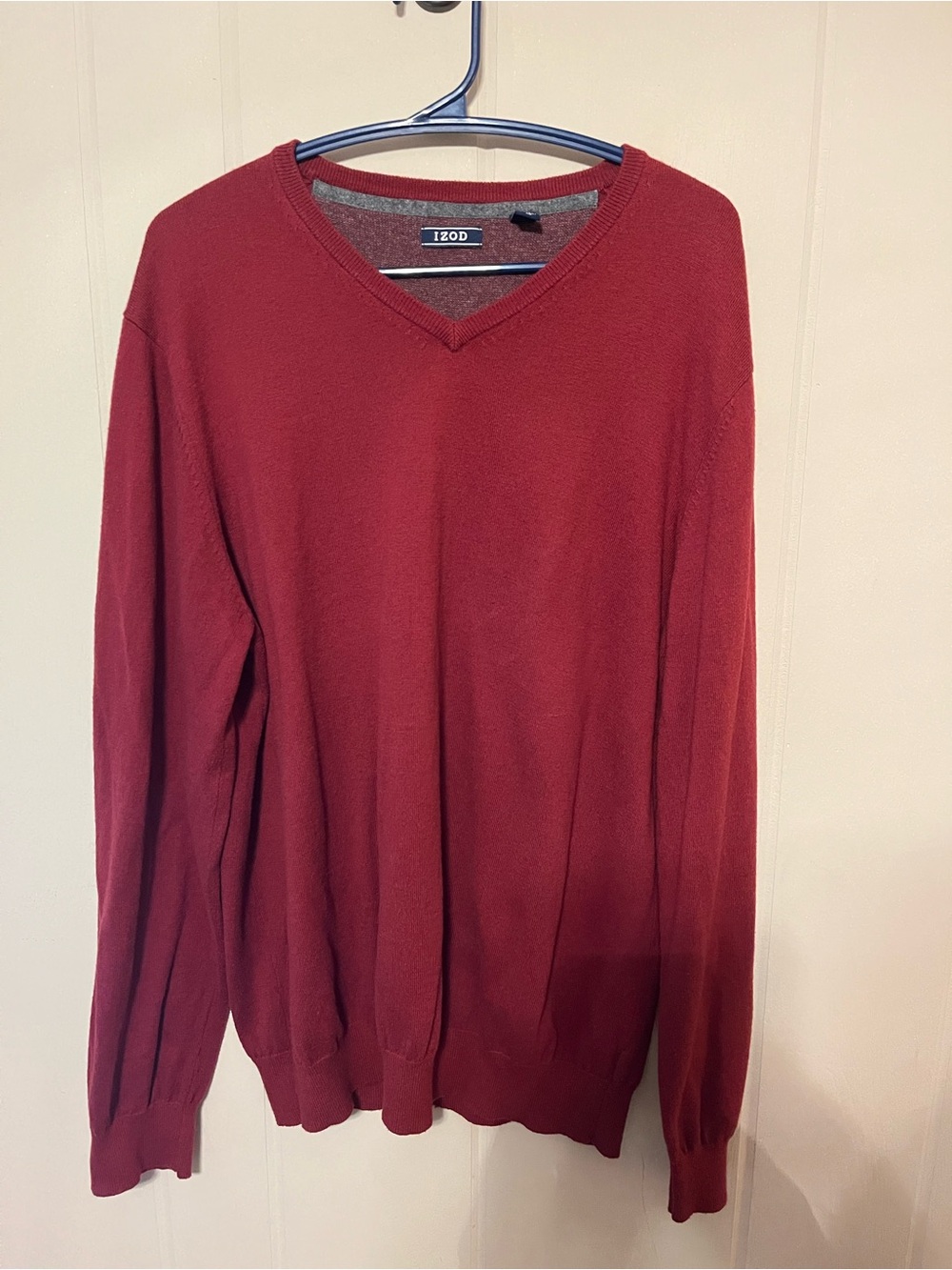 Izod Men's Brick Red V-Neck Sweater